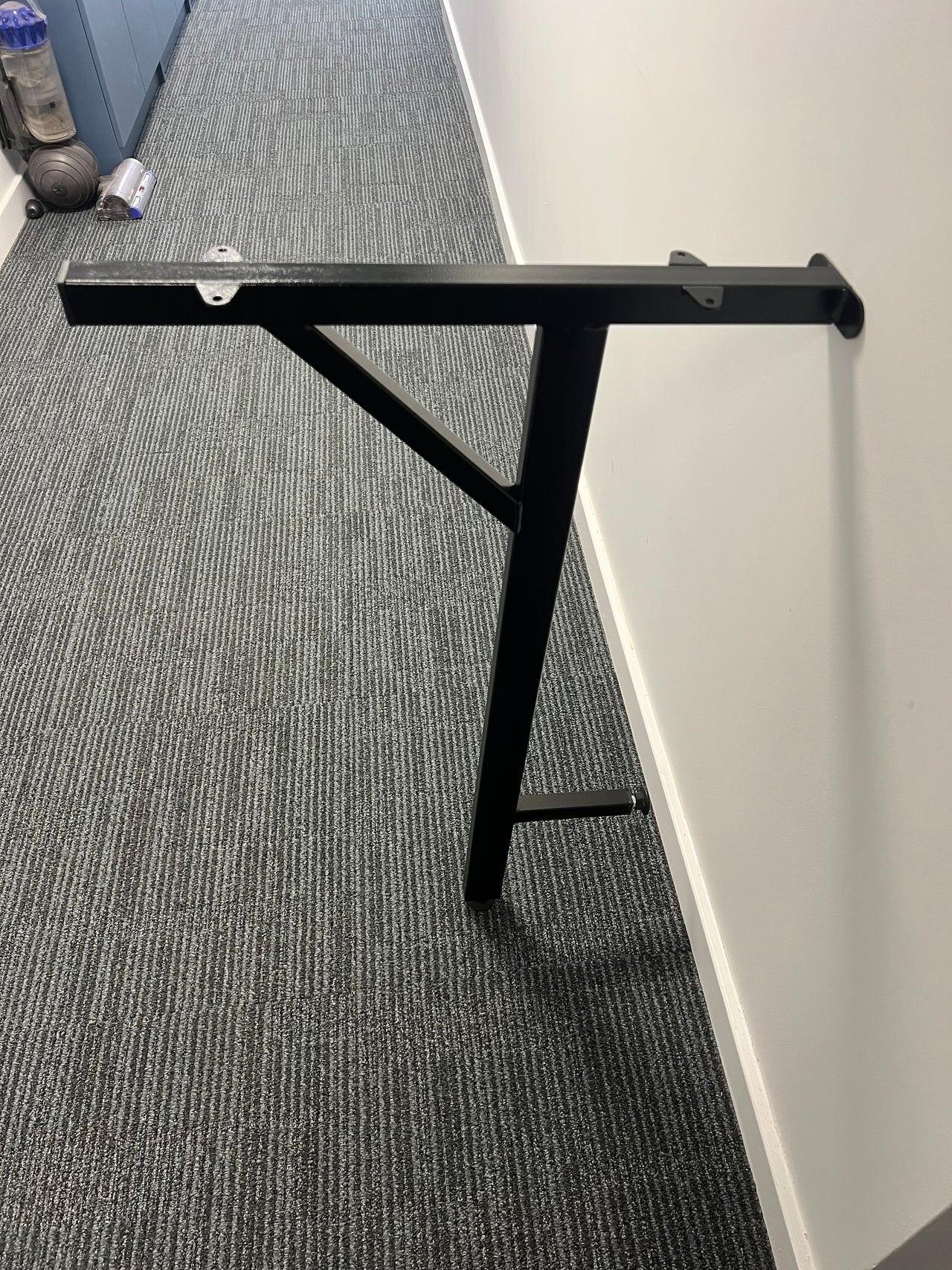 Cantilever Desk leg for worktops and desks