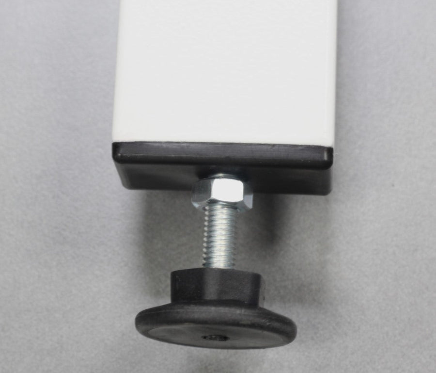 How are Bridgewater cantilever legs adjustable?